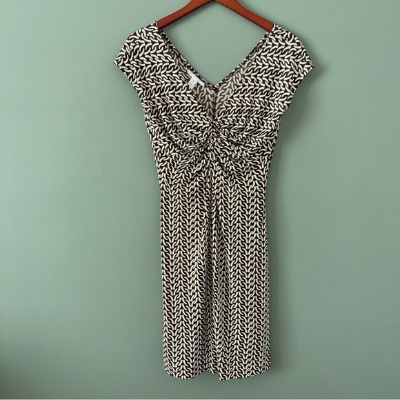 London Times Brown and Ivory Patterned Knot Front Short Cap Sleeve Dress 8 - Picture 1 of 9
